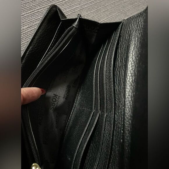 Michael Kors Wallet - Picture 10 of 10